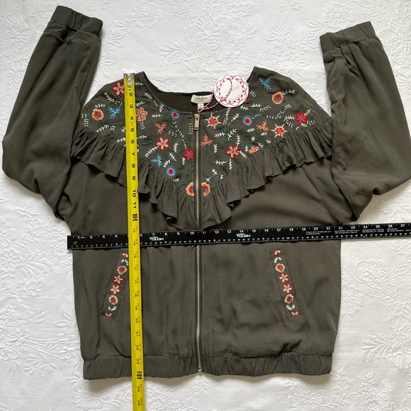 NWT Umgee Floral Embroidered Bomber Jacket Ruffle Olive Green Zip Up Medium - Picture 7 of 14